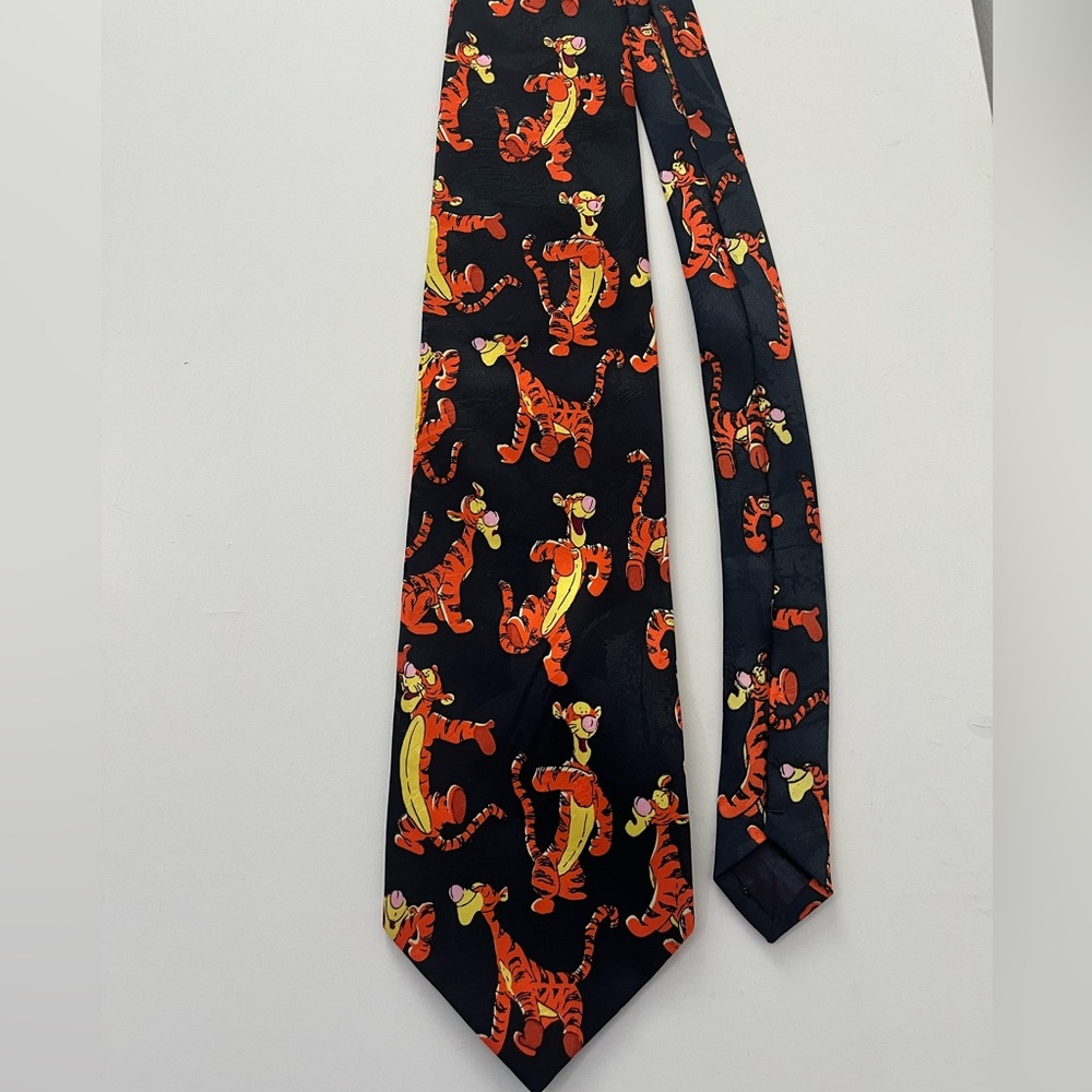 Disney Winnie the Pooh Tigger Tie